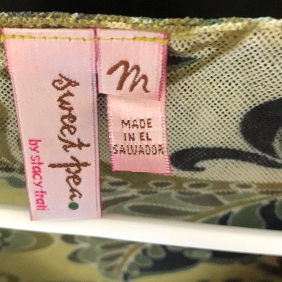 Flattering tunic! - Picture 2 of 4